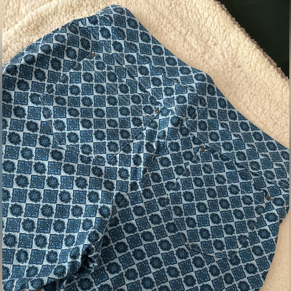 Cute capris worn once! - Picture 6 of 6